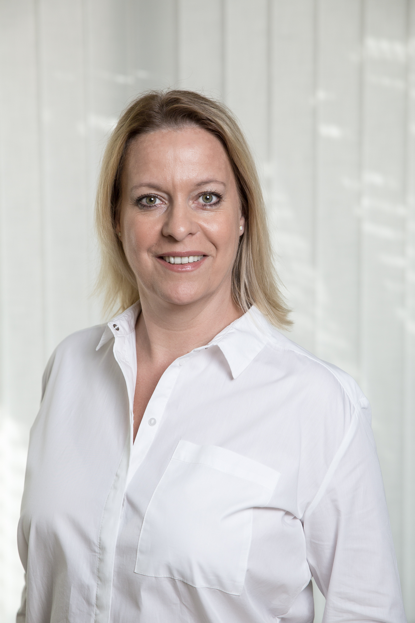 Várkoly Katalin - Irodavezető Várkoly Katalin